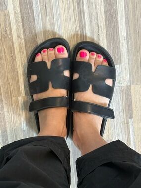 Women’s Black Slide Sandals with Adjustable Strap